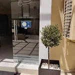 Titania 酒店