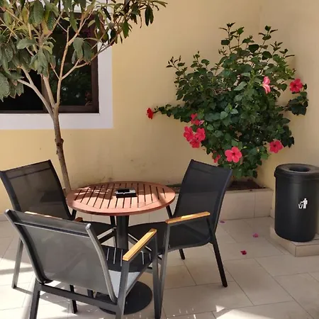 Hotel Titania 2*
