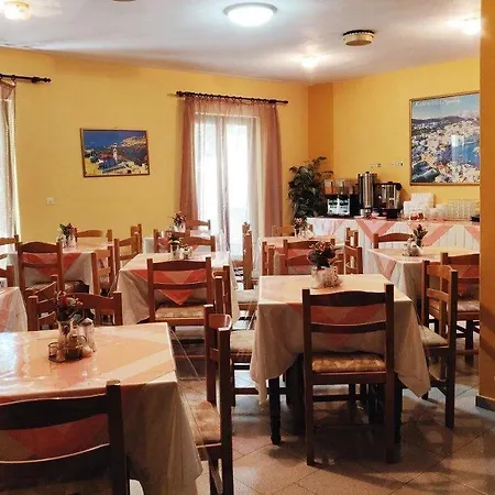 Hotel Titania