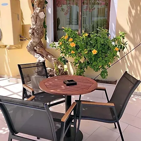 Hotel Titania 2*