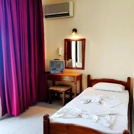 Hotel Titania 2*