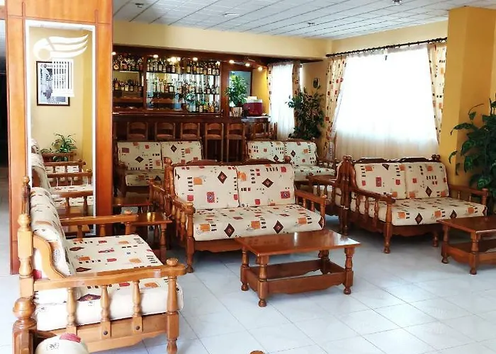 酒店 Titania 卡尔帕索斯